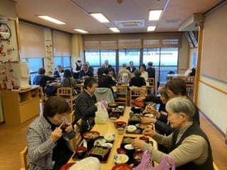 門前とらやで昼食！